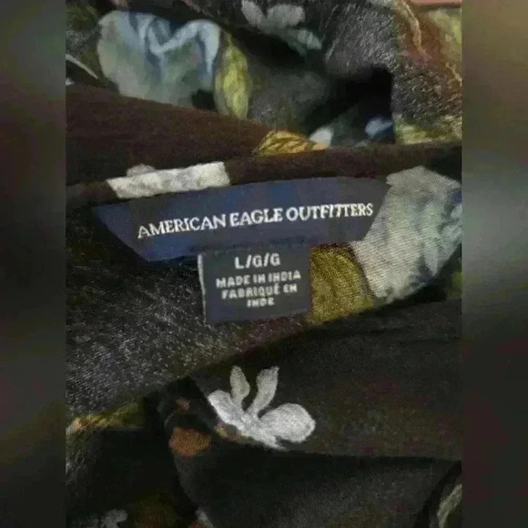 American Eagle Floral Cold Shoulder Blouse - Picture 10 of 10